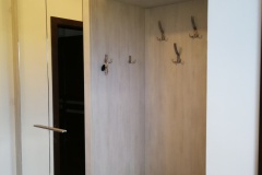 zabudowa szafy z wieszakiem