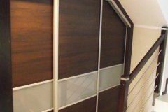 zabudowa szafy pod skosem